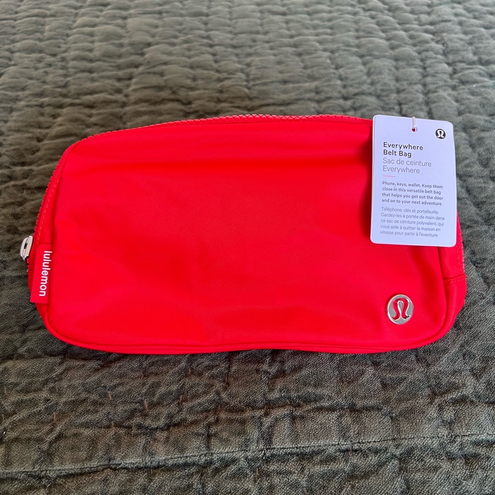 NWT! Lululemon belt bag. 1L.